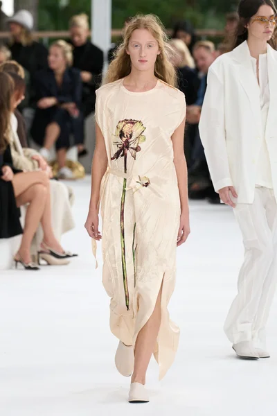 Look 37